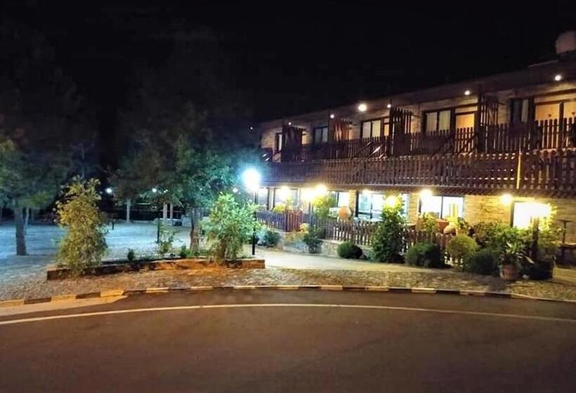 디럭스 룸, Perneia Rooms