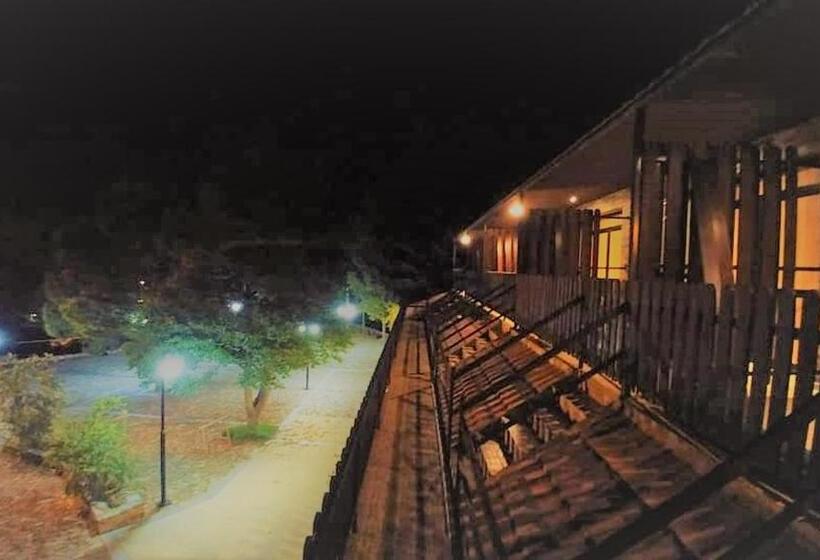 豪华房间, Perneia Rooms