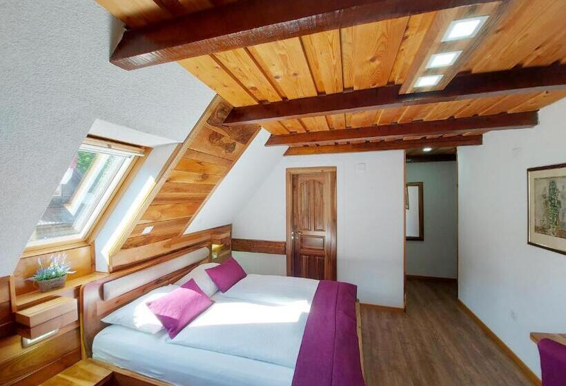 غرفة سوبيريور ثلاثية, Plitvice Ethno House