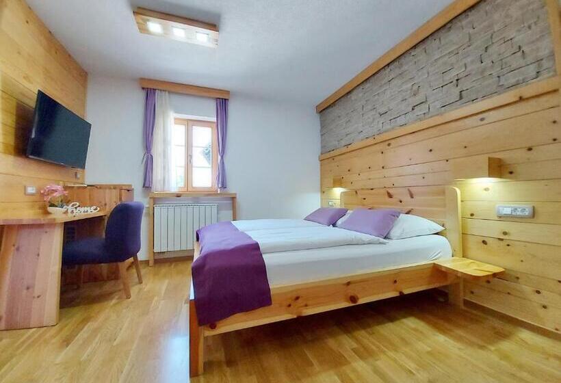 اتاق سوپریور چهار تخته, Plitvice Ethno House