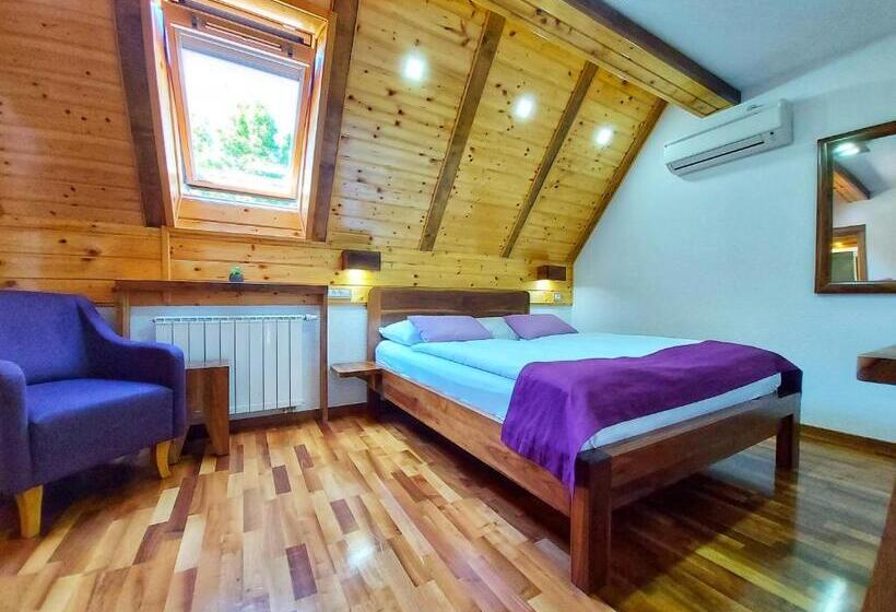 اتاق لوکس, Plitvice Ethno House