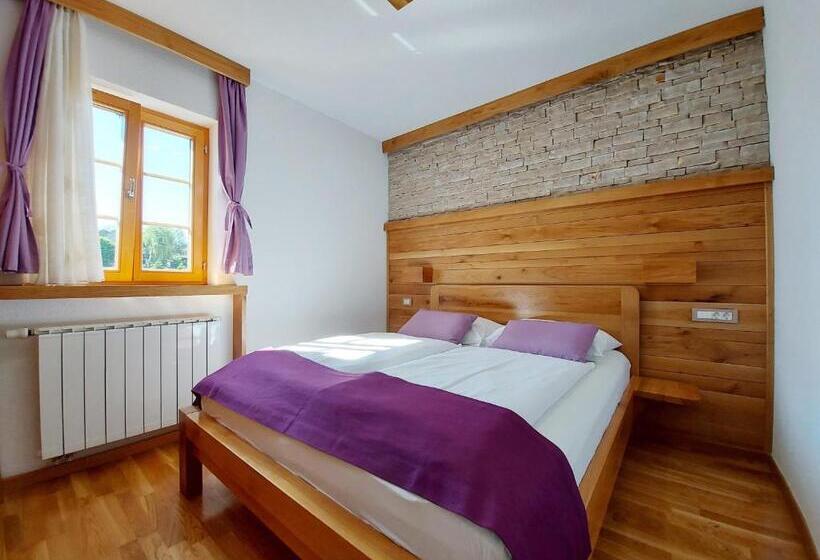 اتاق لوکس سه تخته, Plitvice Ethno House