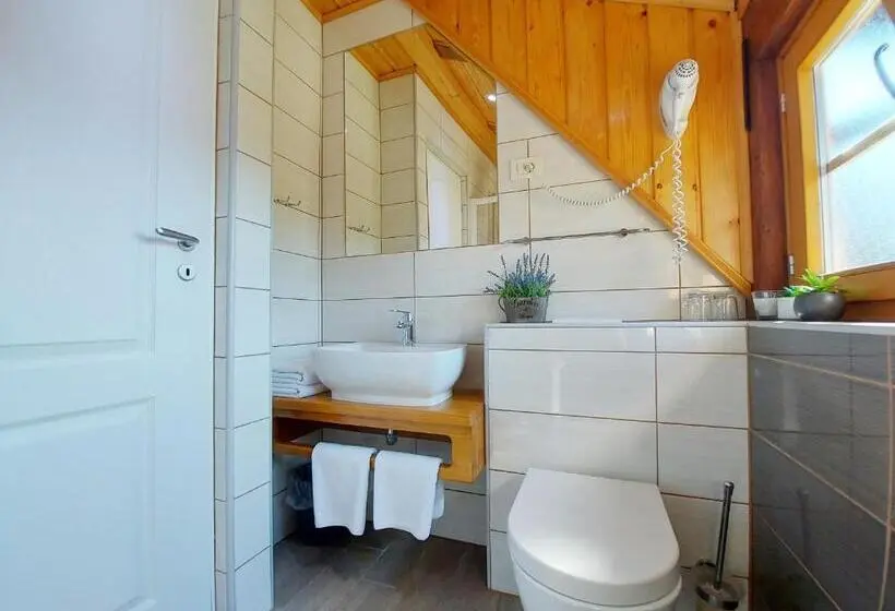 エコノミールーム, Plitvice Ethno House