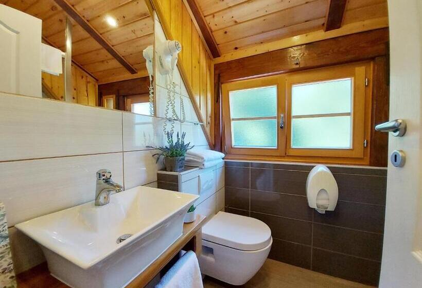 エコノミー４人部屋, Plitvice Ethno House