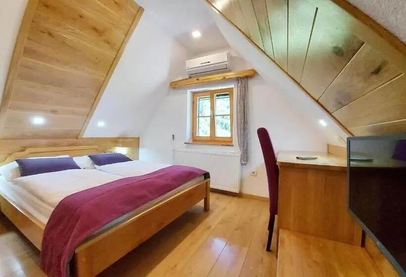 エコノミー４人部屋, Plitvice Ethno House
