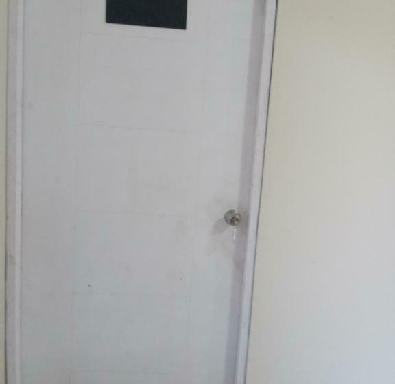 家庭间, Hostal Brisas Calobrenas