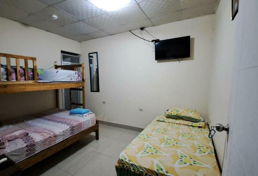 家庭间, Hostal Brisas Calobrenas