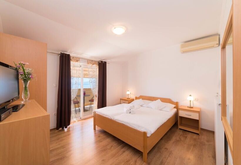 オーシャンビューデラックスルーム, Captain's Club