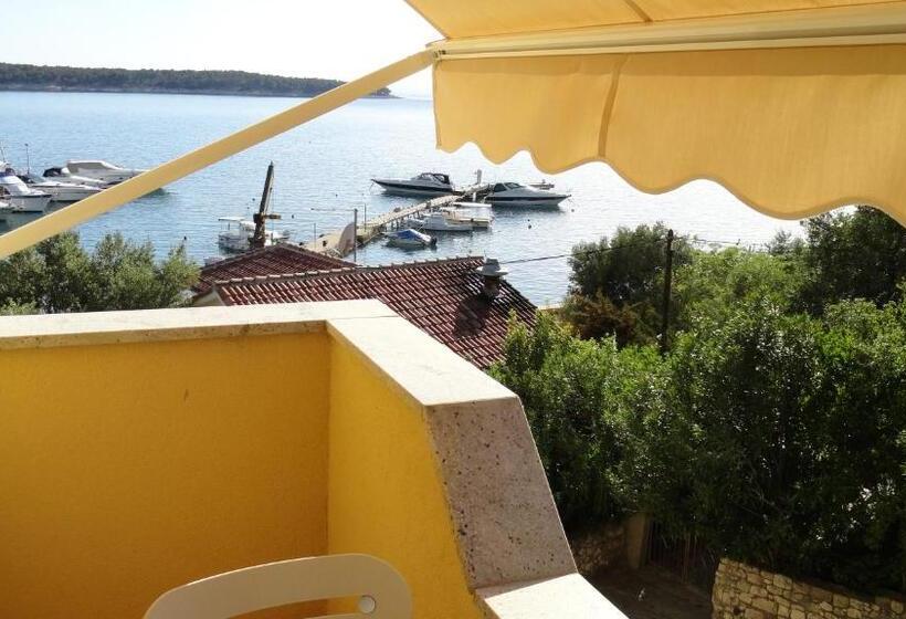 オーシャンビューバルコニー付スタンダードワンルーム, Captain's Club