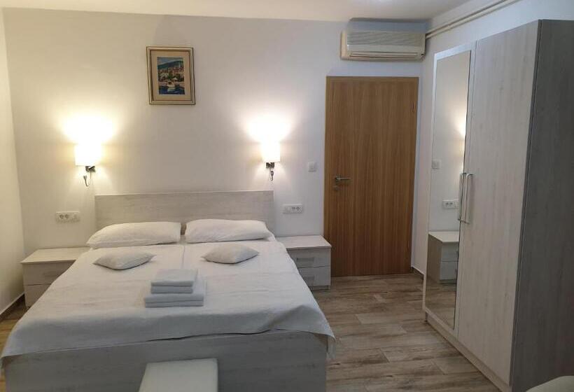 スタンダードトリプルルーム, Captain's Club