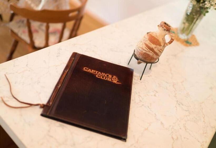 ３ベッドルームのスーペリアアパートメント, Captain's Club