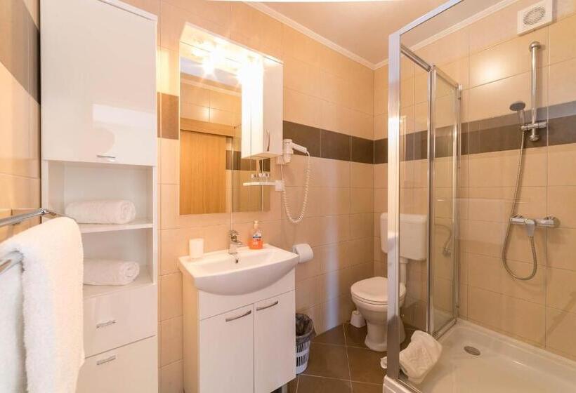 ガーデンビュースタンダードルーム, Captain's Club