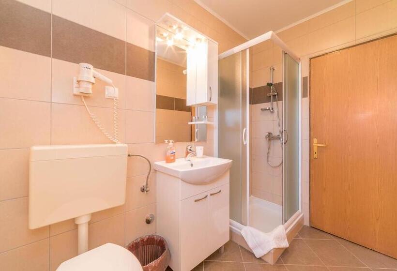 オーシャンビューデラックスルーム, Captain's Club