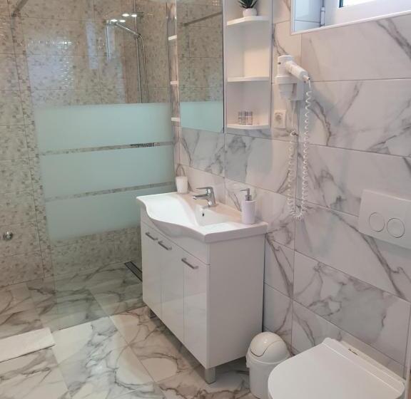 スタンダードトリプルルーム, Captain's Club