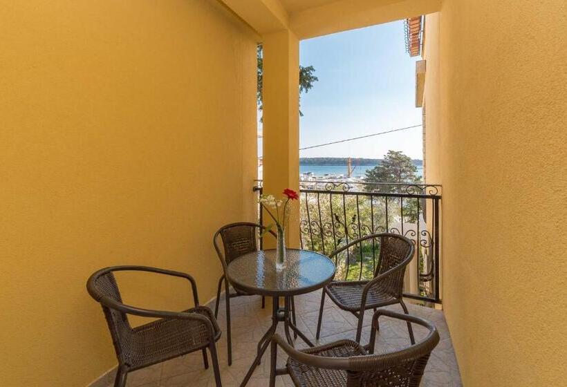 １ベッドルームアパートメント, Captain's Club