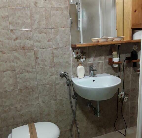 标准三人间, Ambrabed Lunghezza Station