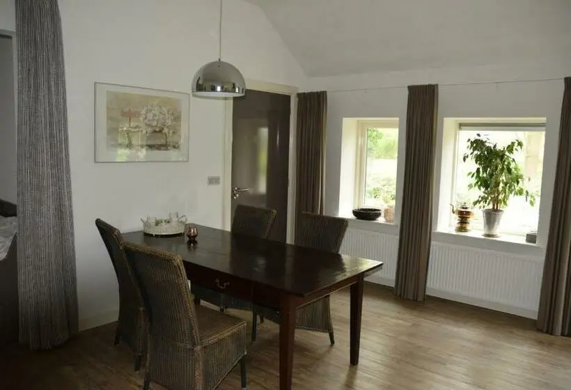 ２ベッドルームアパートメント, De Hiddinghhoeve