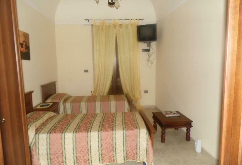 Номер Стандарт с Балконом, Profumi Di Ginestre