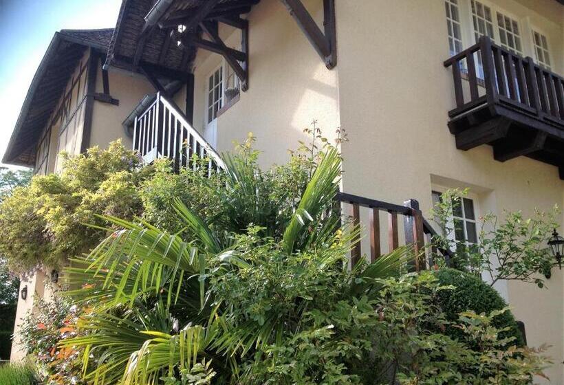 Comfort room with balcony, Domaine De La Reposée