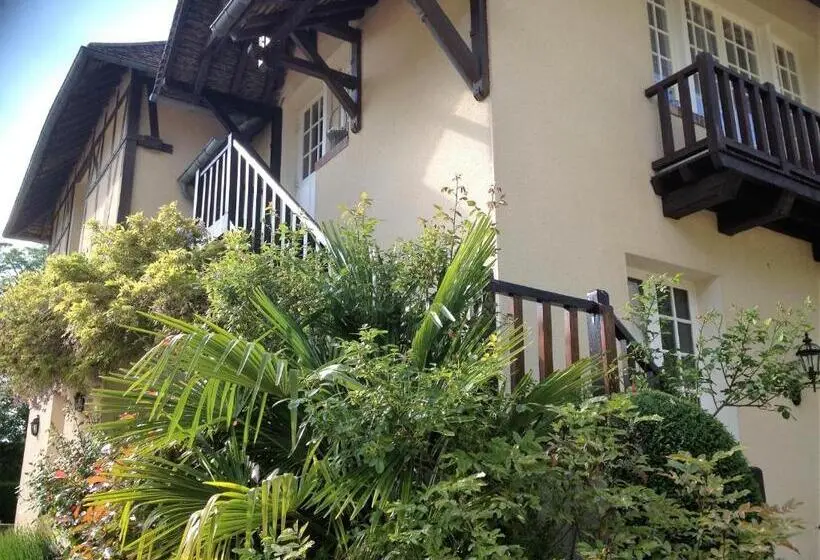 Comfort room with balcony, Domaine De La Reposée