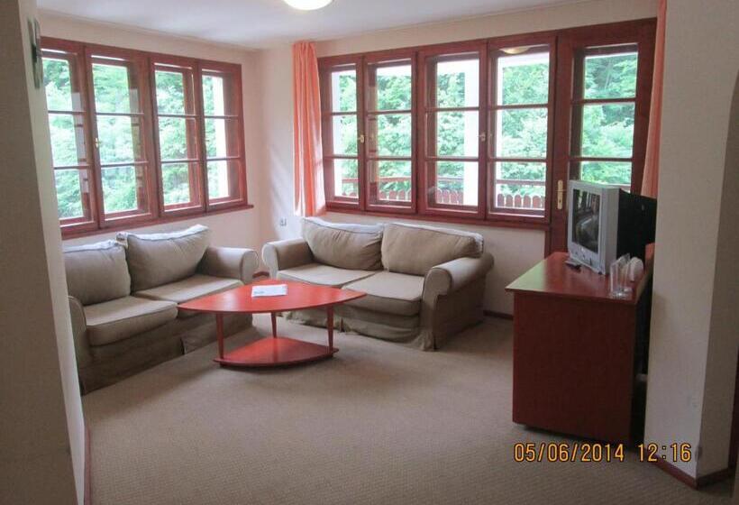 סוויטה עם מרפסת, Fisherman S Hut Family