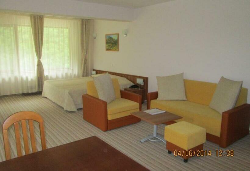 غرفة سوبيريور, Fisherman S Hut Family