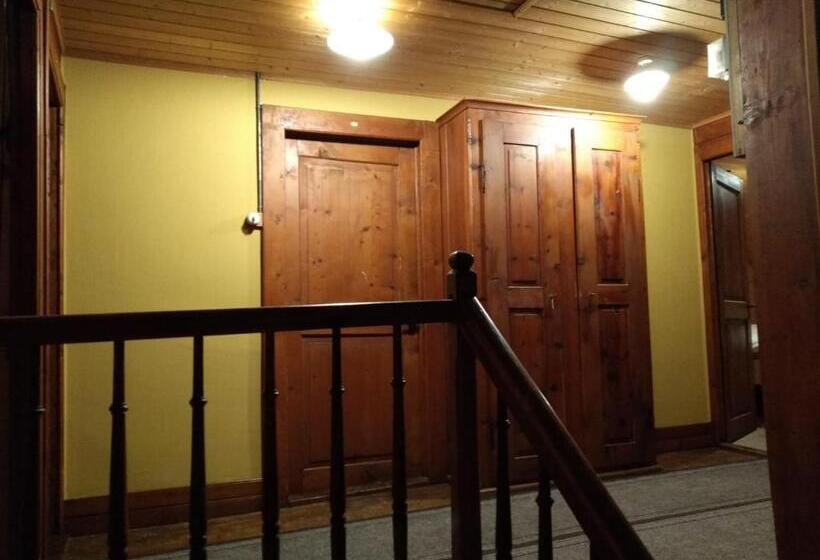 バルコニー付きシングルスタンダードルーム, Hôtel Pension Du Lac Bleu