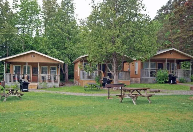 キャビン, Ogopogo Resort