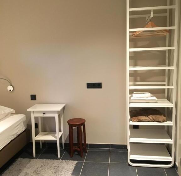 标准单人间, Orshof