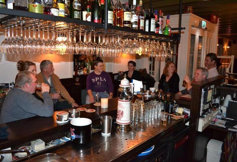 Семейный Номер, Restaurant Het Rechthuis