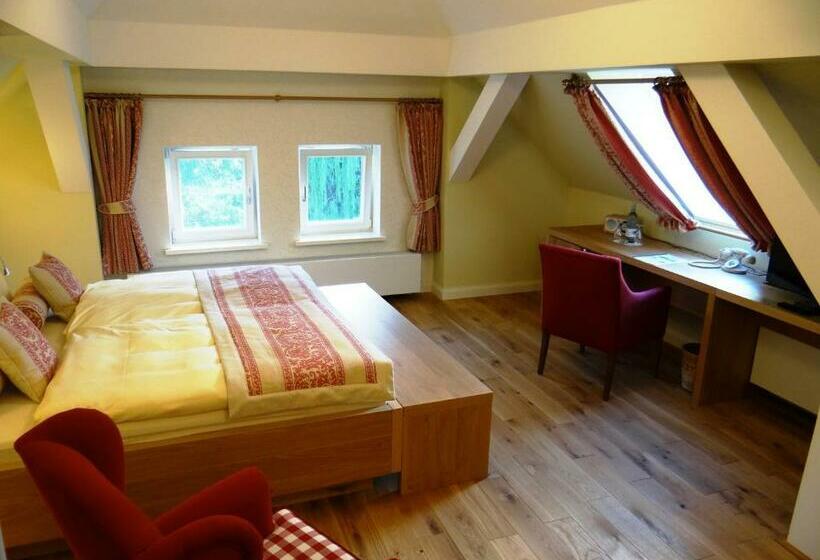 منزل غرفة نوم واحدة, Und Restaurant Am Peenetal