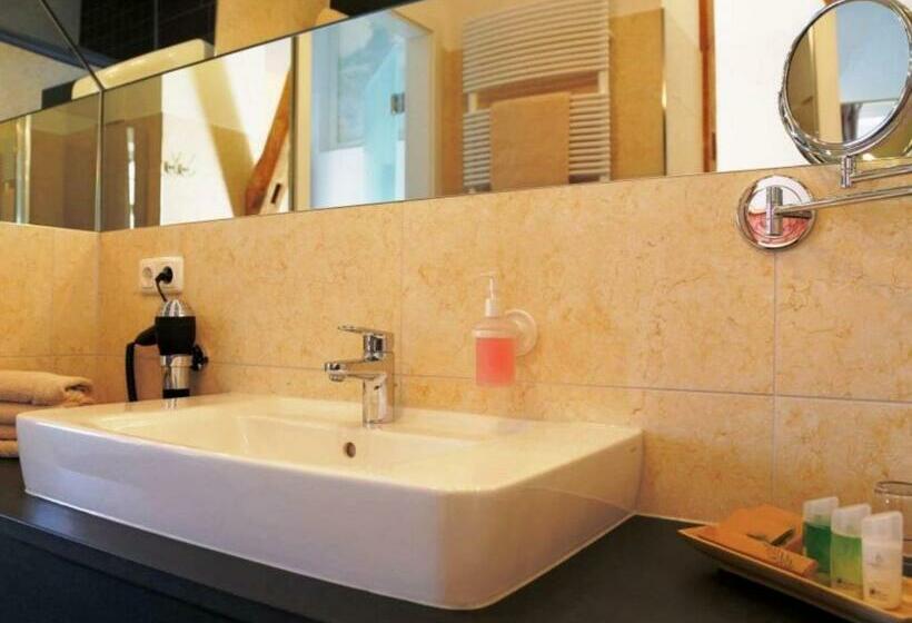 منزل غرفة نوم واحدة, Und Restaurant Am Peenetal