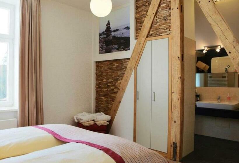 منزل غرفة نوم واحدة, Und Restaurant Am Peenetal