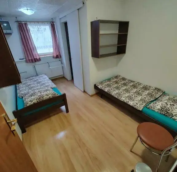 スタンダードルーム, Motel šofér