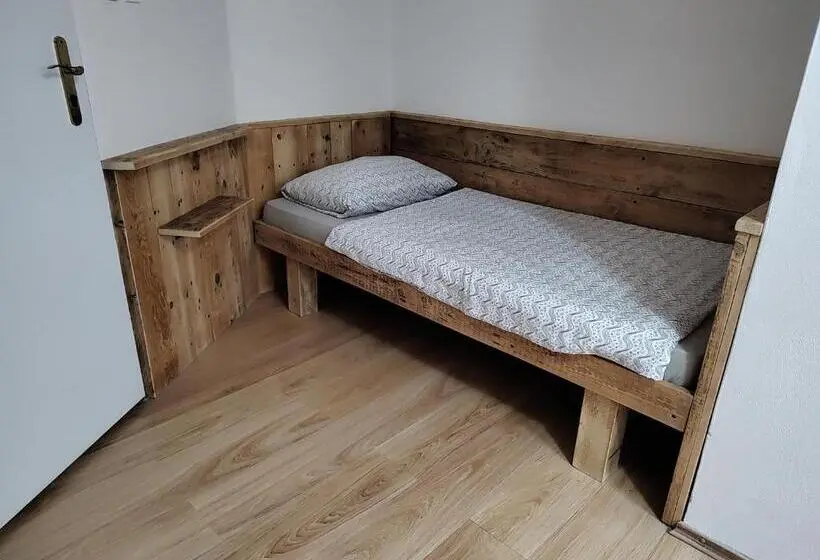 スタンダードシングルルーム, Motel šofér