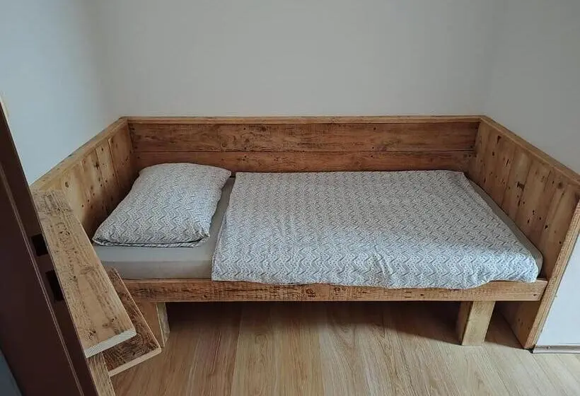 スタンダードシングルルーム, Motel šofér