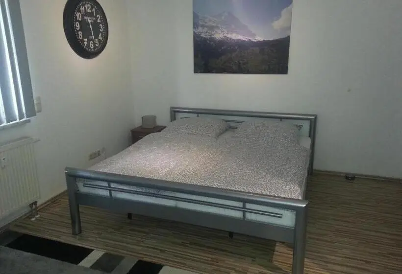 ３ベッドルームアパートメント, Apartment Marx