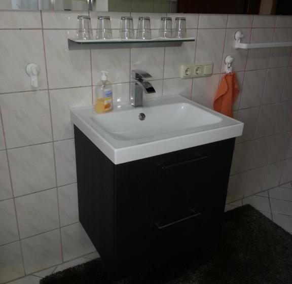 3ベッドルームアパートメント, Apartment Marx