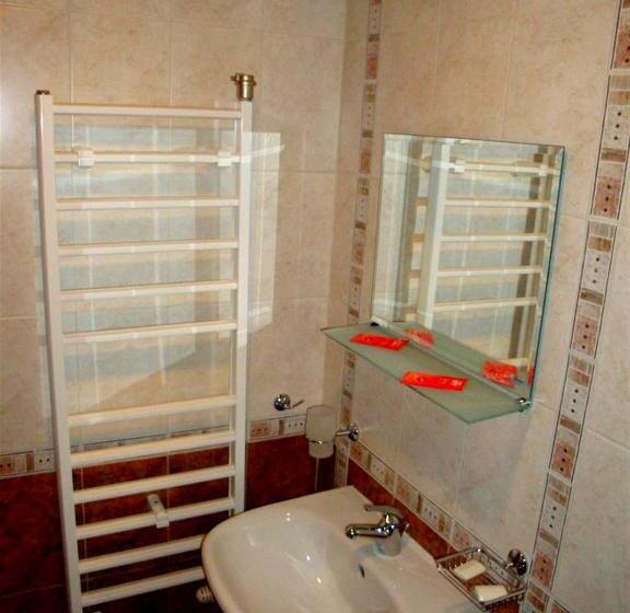 חדר סטנדרט לשלושה, Voevodski Eco Complex