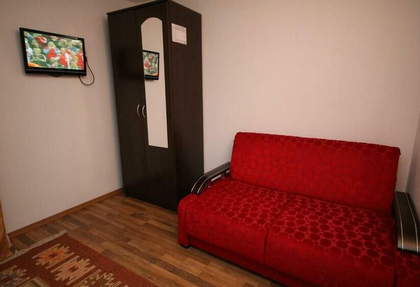 4인용 스탠다드 룸, Pensiunea Ciobanelu