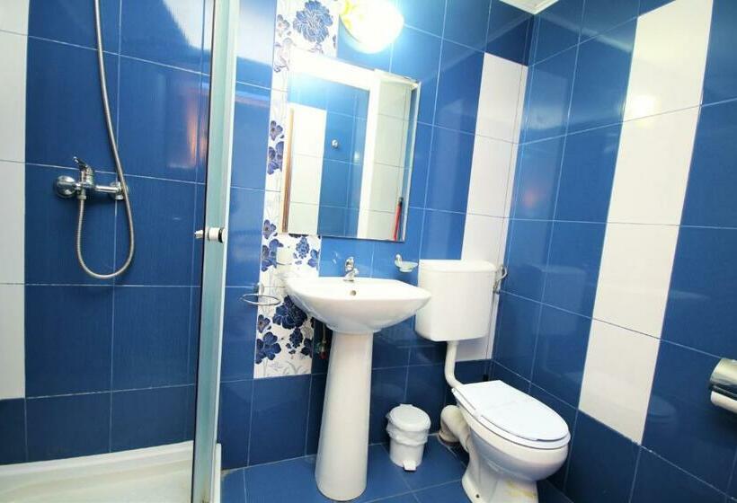 4인용 스탠다드 룸, Pensiunea Ciobanelu