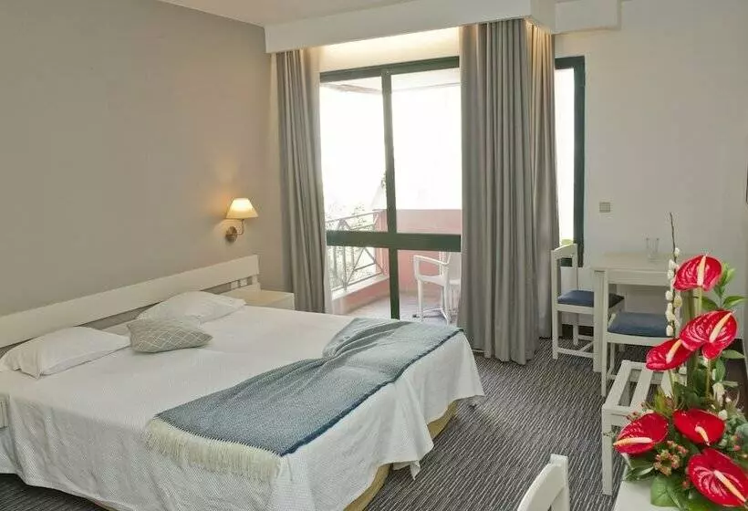 استودیوی استاندارد, Aparthotel Imperatriz