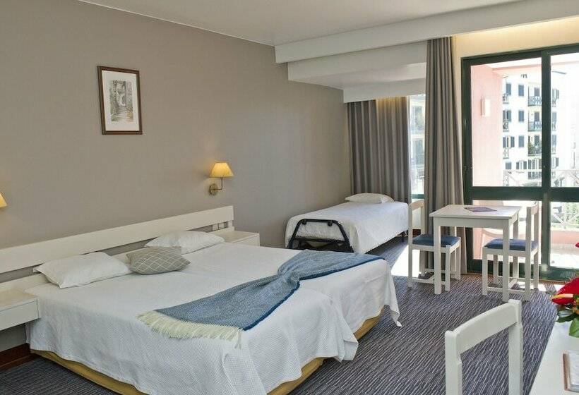 استودیوی استاندارد, Aparthotel Imperatriz