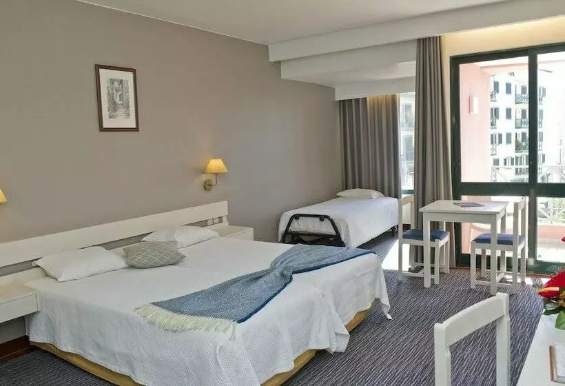 استودیوی استاندارد, Aparthotel Imperatriz