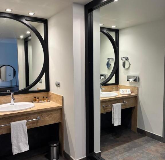 חדר סטנדרט עם טרסה, Dolce by Wyndham Barcelona Resort