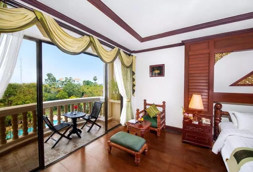 キングサイズベッドのスタンダードルーム, Borei Angkor Resort & Spa
