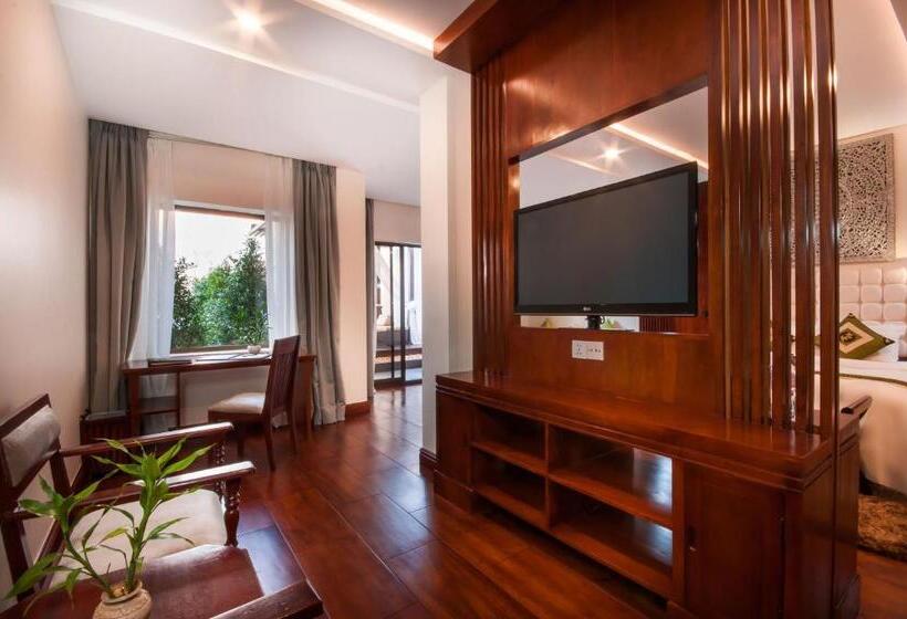 Люкс Клуб, Borei Angkor Resort & Spa