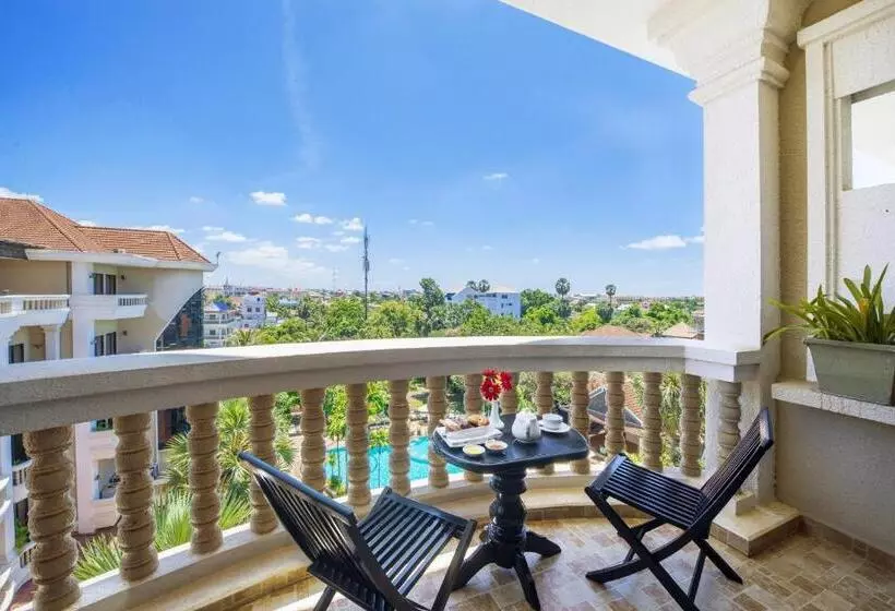 キングサイズベッドのデラックスルーム, Borei Angkor Resort & Spa