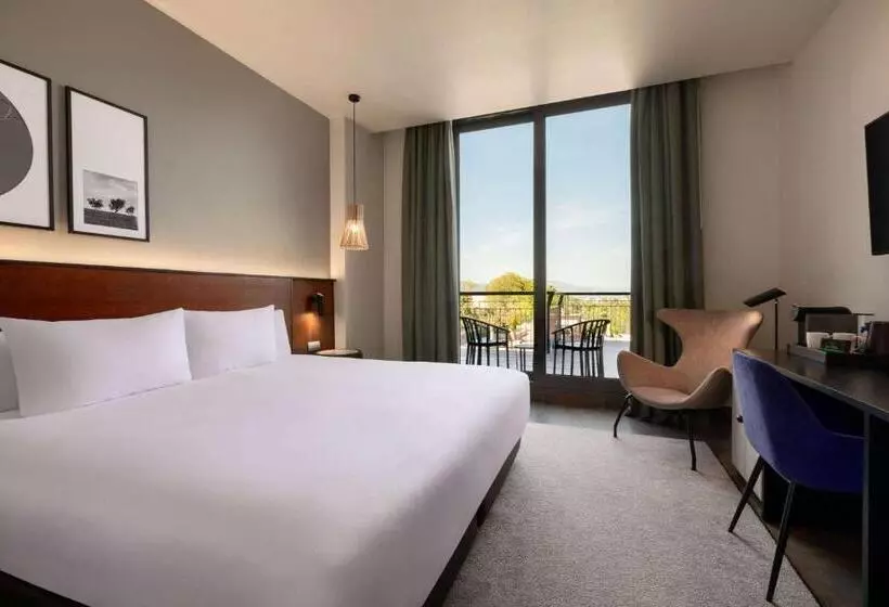 اتاق سوپریور با تخت بزرگ, Dolce by Wyndham Barcelona Resort