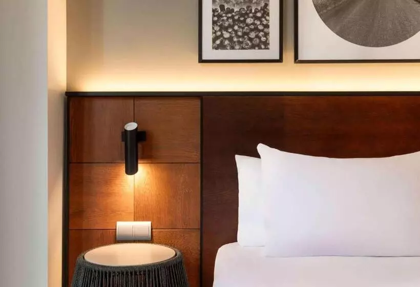 اتاق سوپریور با تخت بزرگ, Dolce by Wyndham Barcelona Resort